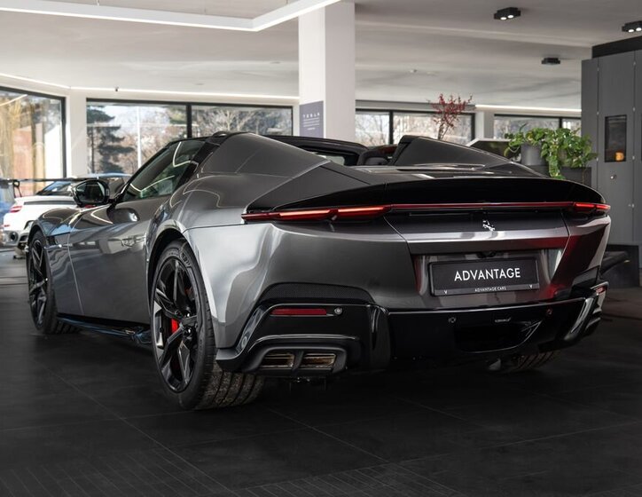 Ferrari Ostatní Kupé 6,5 l 610 kw