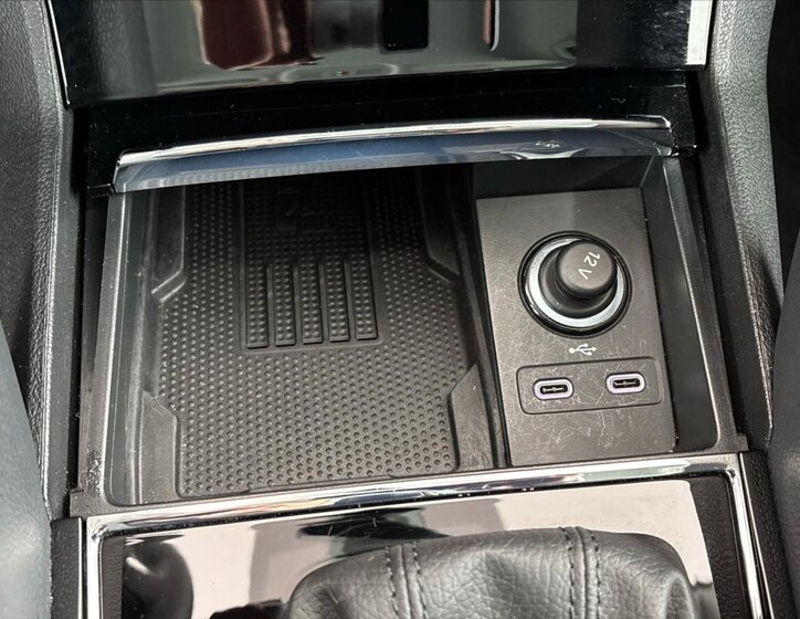 Škoda Karoq SUV / Terénní 1,5 l 110 kw