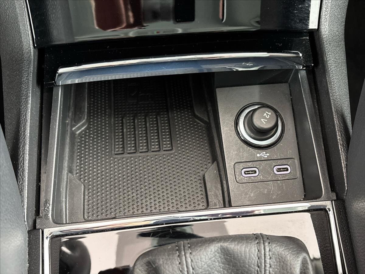 Škoda Karoq SUV / Terénní 1,5 l 110 kw