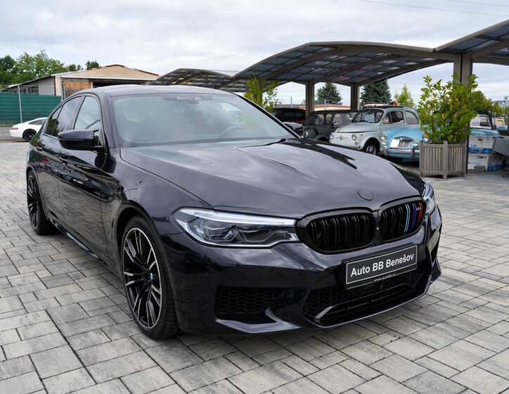 BMW M5 8