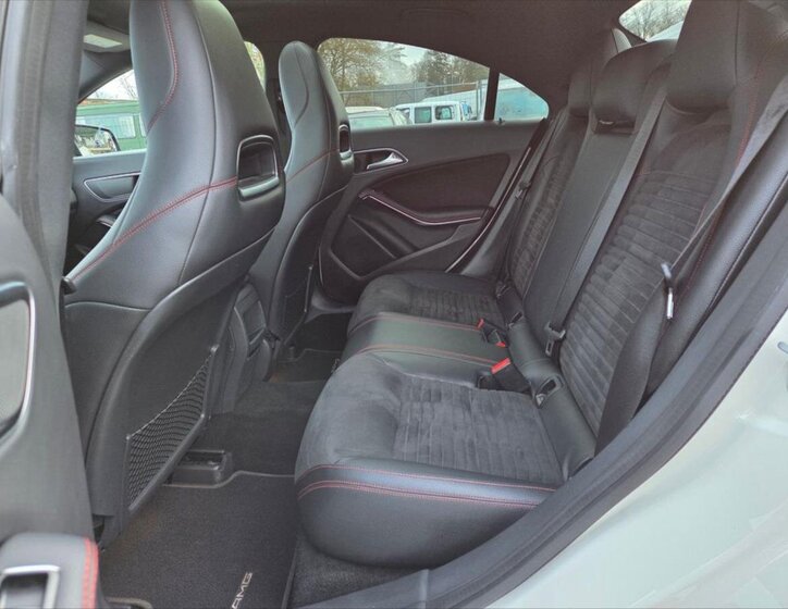 Mercedes-Benz CLA Sedan 1,8 l 100 kw