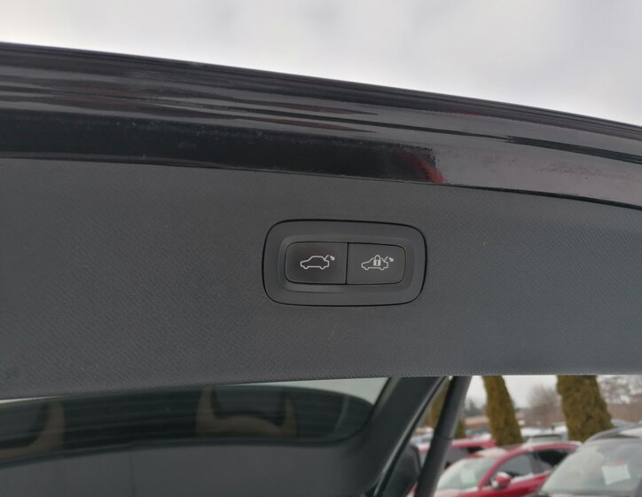 Volvo XC90 Kombi 2,0 l 165 kw