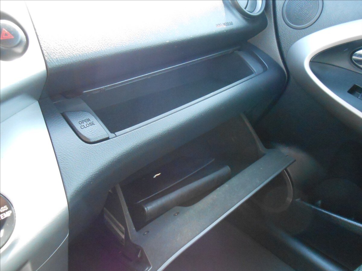 Toyota RAV4 Kombi 2,0 l 112 kw