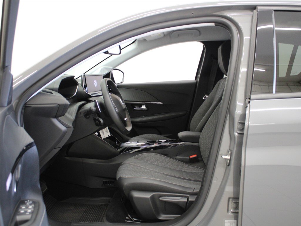 Peugeot 208 Hatchback 1,2 l 81 kw