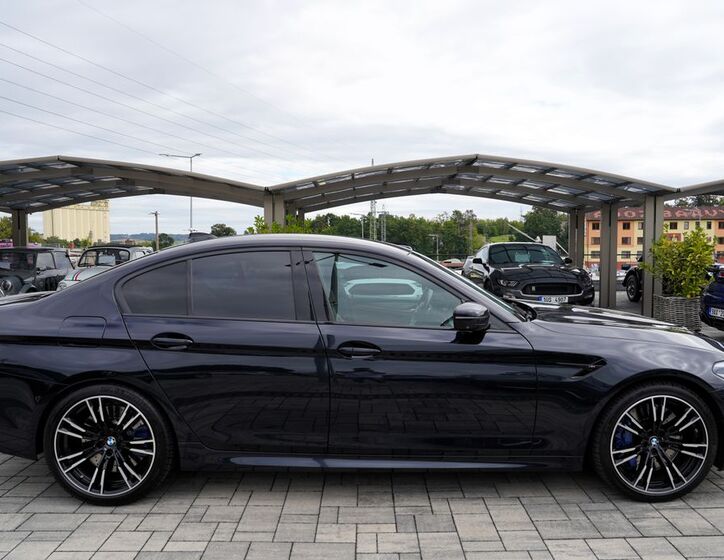 BMW M5 7