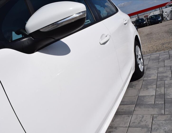 Peugeot 208 Hatchback 1,4 l 50 kw