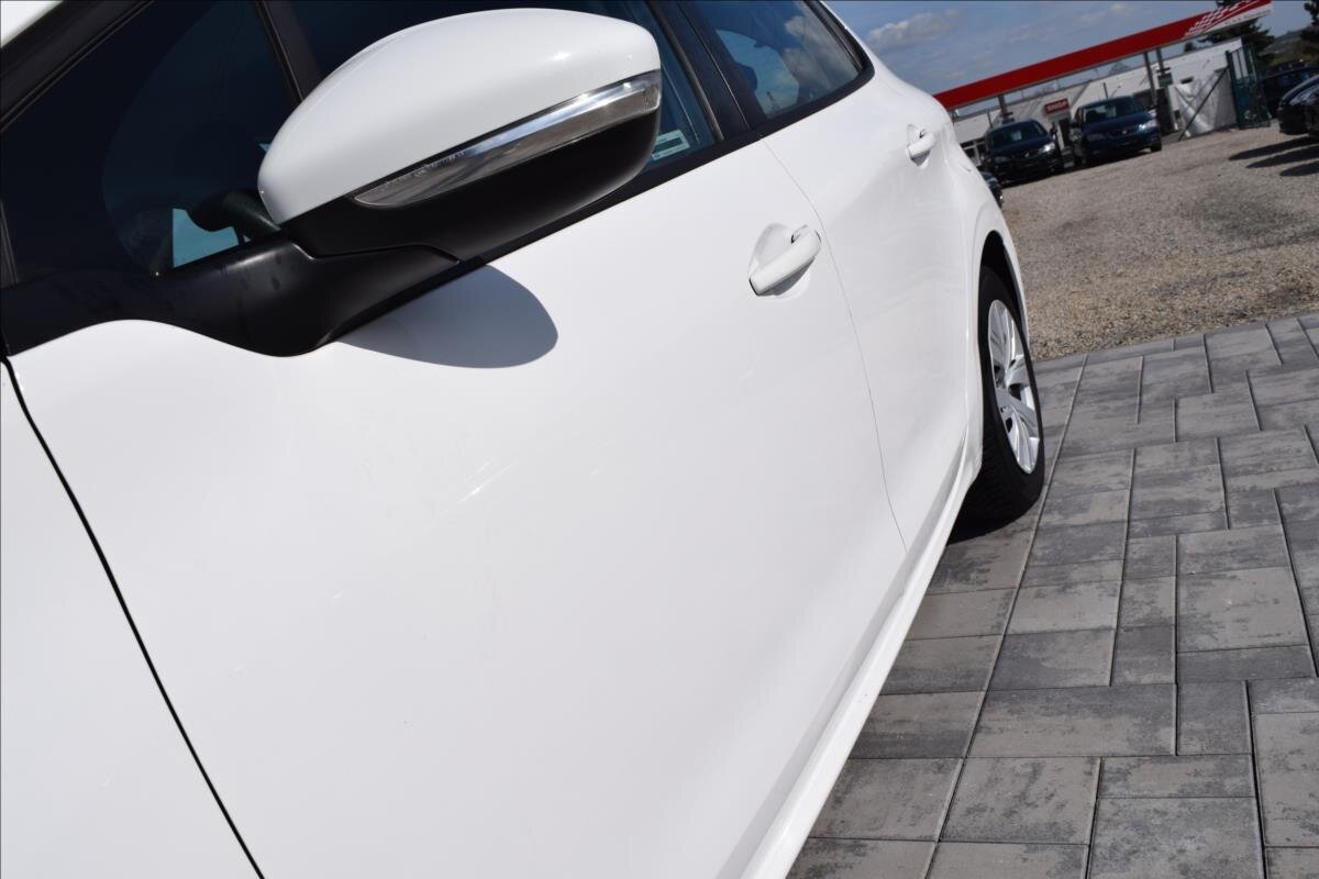 Peugeot 208 Hatchback 1,4 l 50 kw