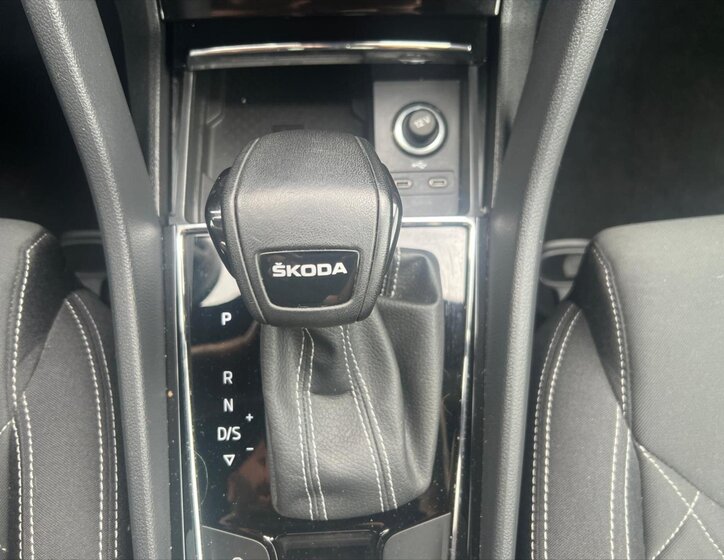 Škoda Karoq SUV 1,5 l 110 kw