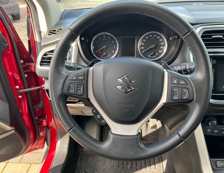 Suzuki SX4 S-Cross 24