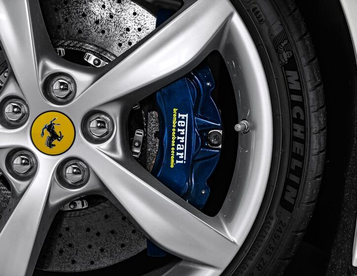 Ferrari Portofino 12