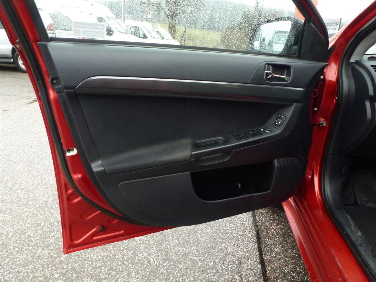 Mitsubishi Lancer Hatchback 2,0 l 217 kw