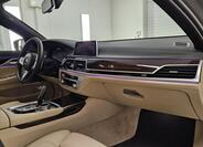 BMW Řada 7 23