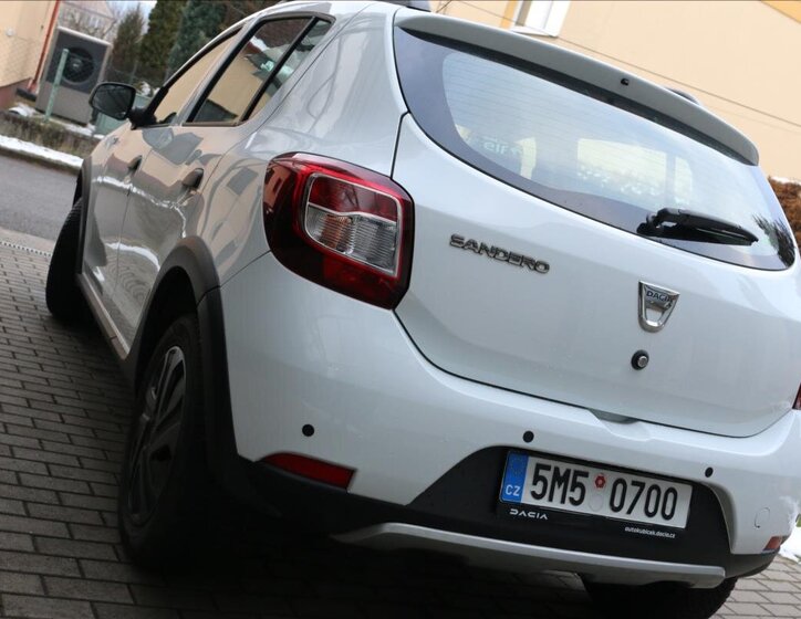 Dacia Sandero Hatchback 898,0 66 kw
