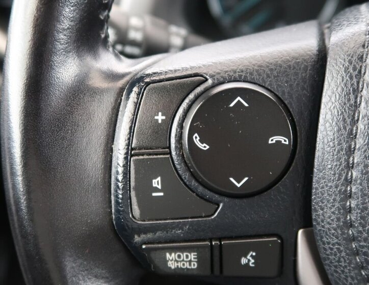 Toyota RAV4 SUV / Terénní 2,5 l 114 kw