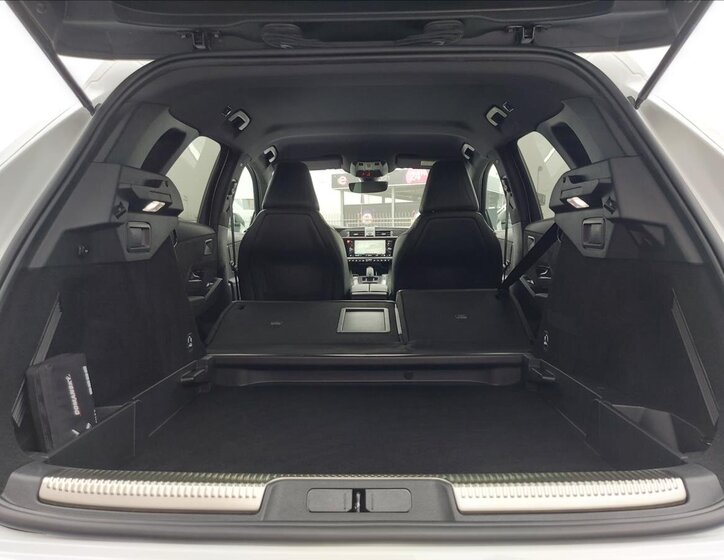 DS Automobiles DS7 Crossback SUV / Terénní 1,6 l 133 kw