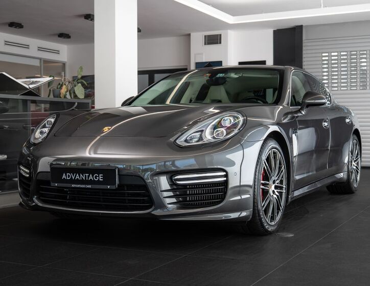 Porsche Panamera 1