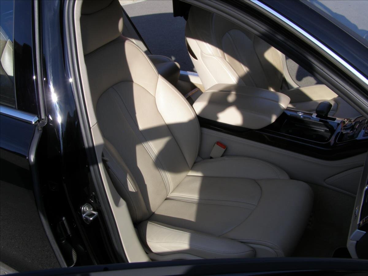 Audi A8 Sedan / Limuzína 6,3 l 368 kw