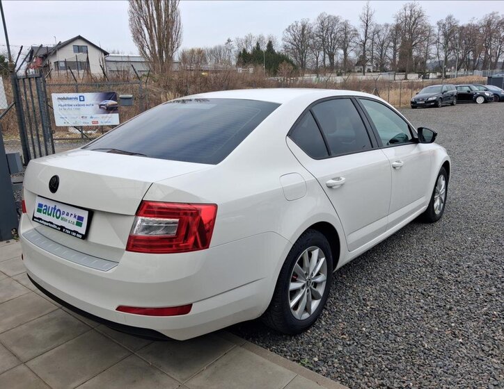 Škoda Octavia Sedan / Limuzína 1,6 l 66 kw