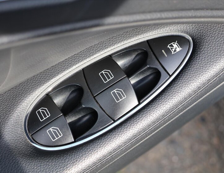 Mercedes-Benz CLS Sedan 3,5 l 215 kw