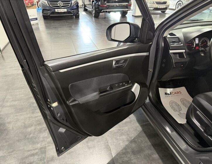 Suzuki Swift Hatchback 1,2 l 66 kw