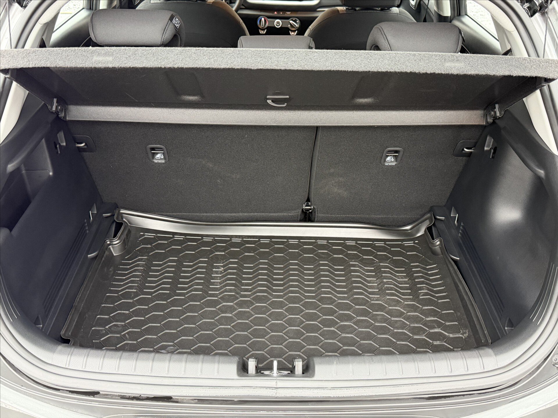 KIA Stonic SUV 1,2 l 58 kw