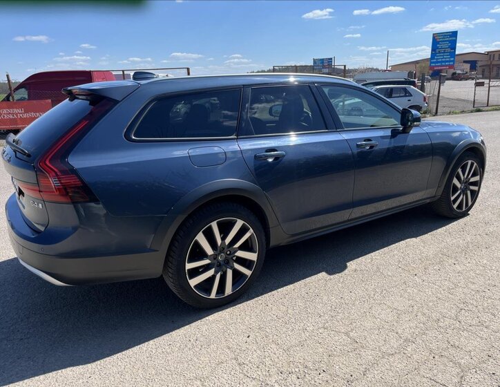 Volvo V90 Kombi 2,0 l 145 kw