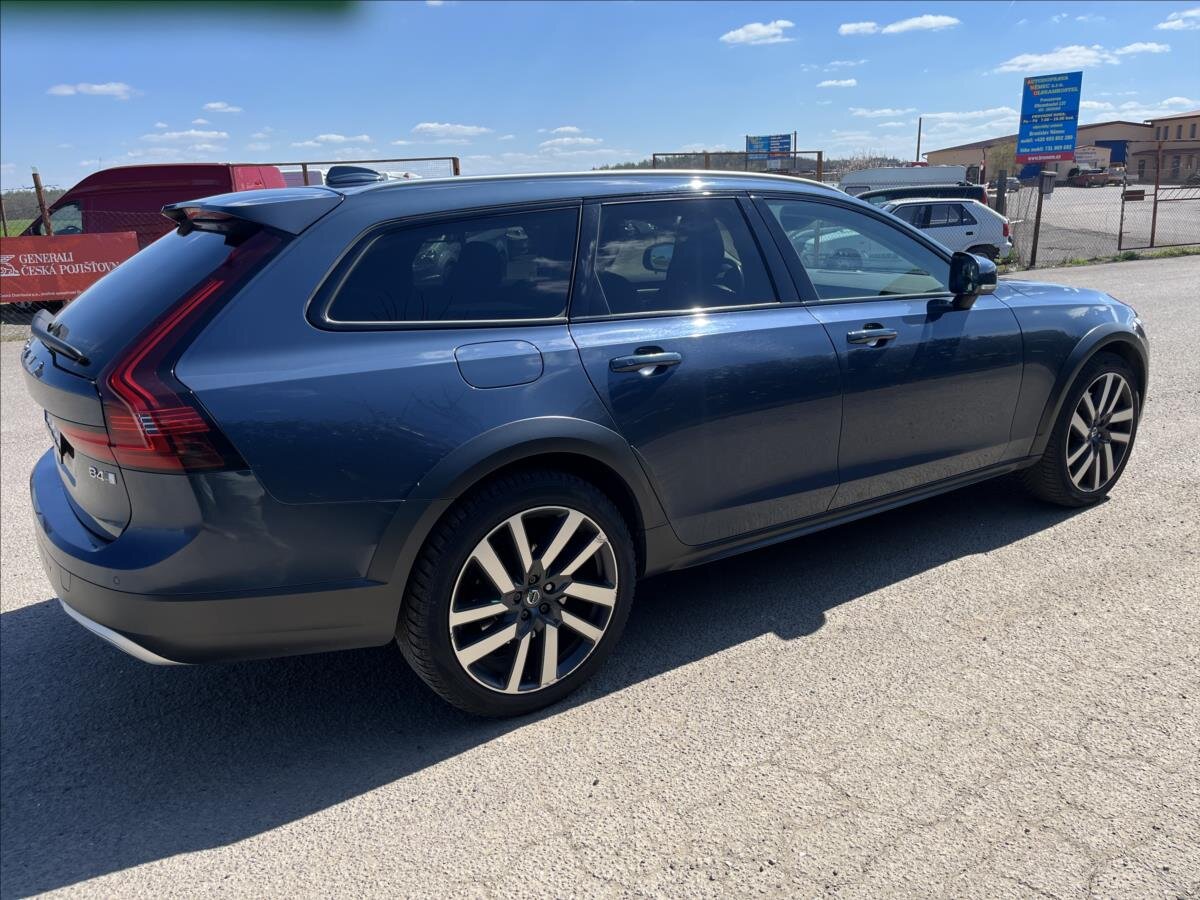 Volvo V90 Kombi 2,0 l 145 kw