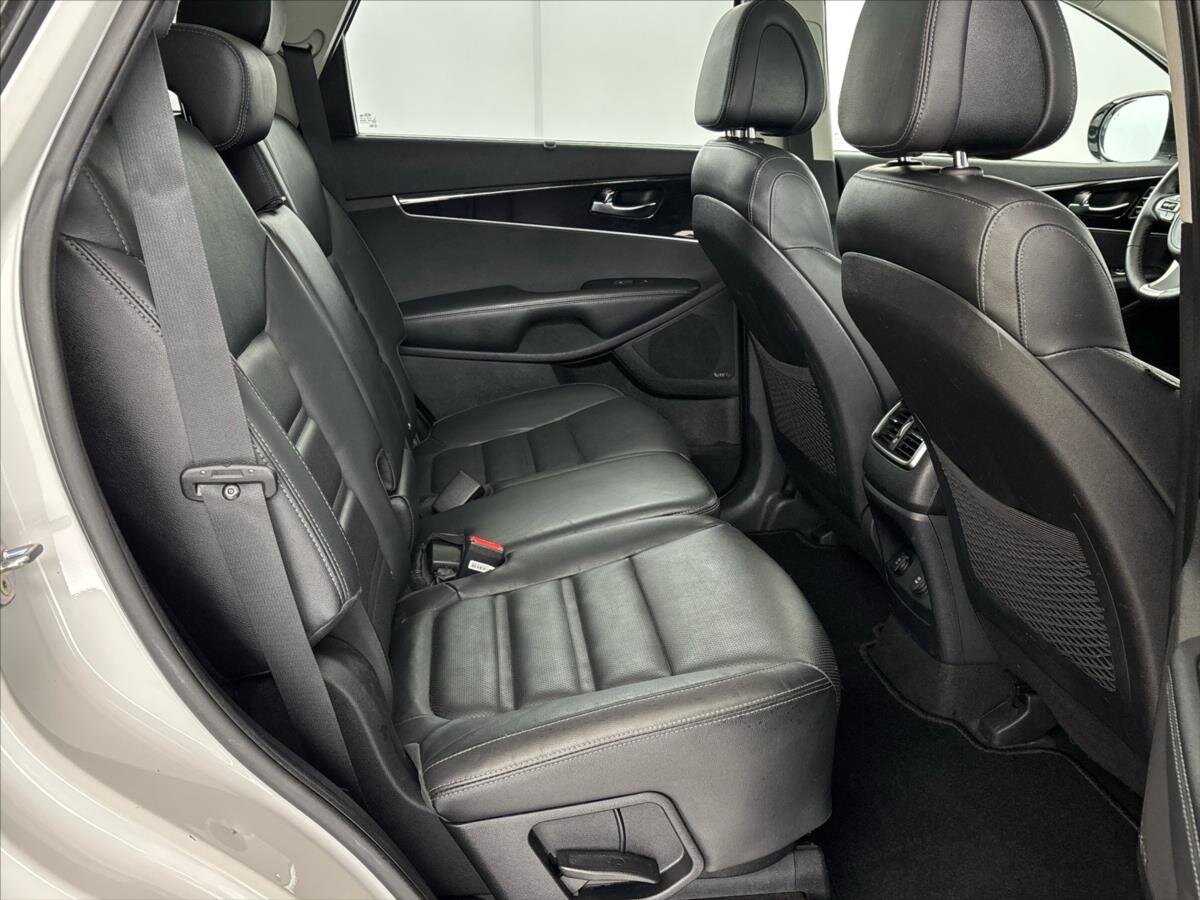 KIA Sorento SUV / Terénní 2,2 l 147 kw
