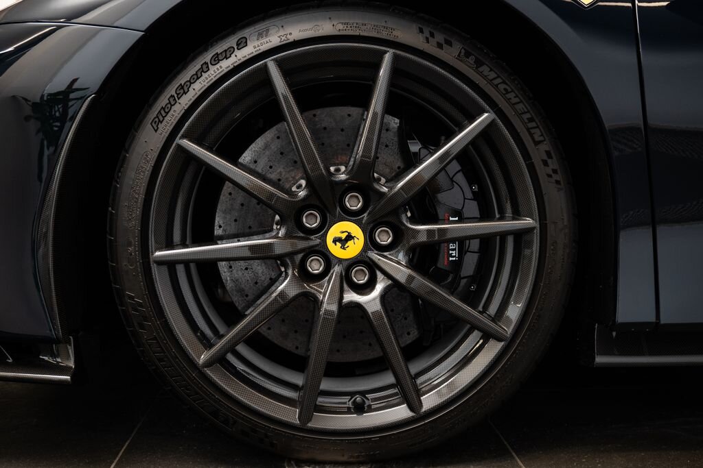 Ferrari SF90 Kupé 4,0 l 736 kw