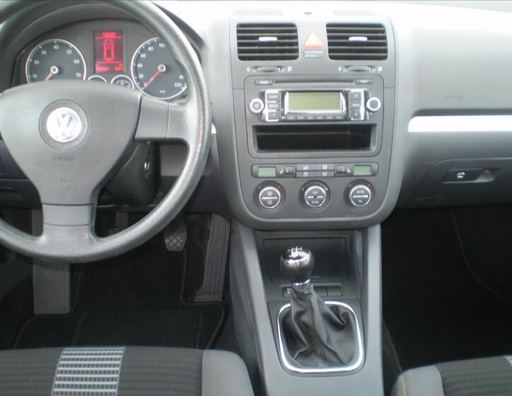 Volkswagen Golf 11