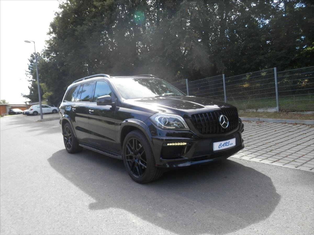 Mercedes-Benz GL SUV 4,7 l 320 kw