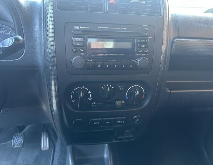 Suzuki Jimny SUV / Terénní 1,3 l 63 kw