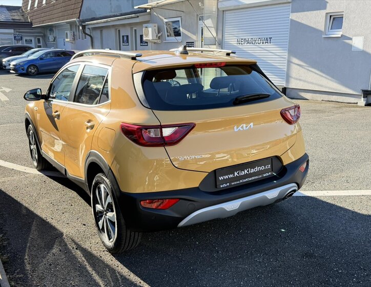 KIA Stonic SUV 1,2 l 58 kw