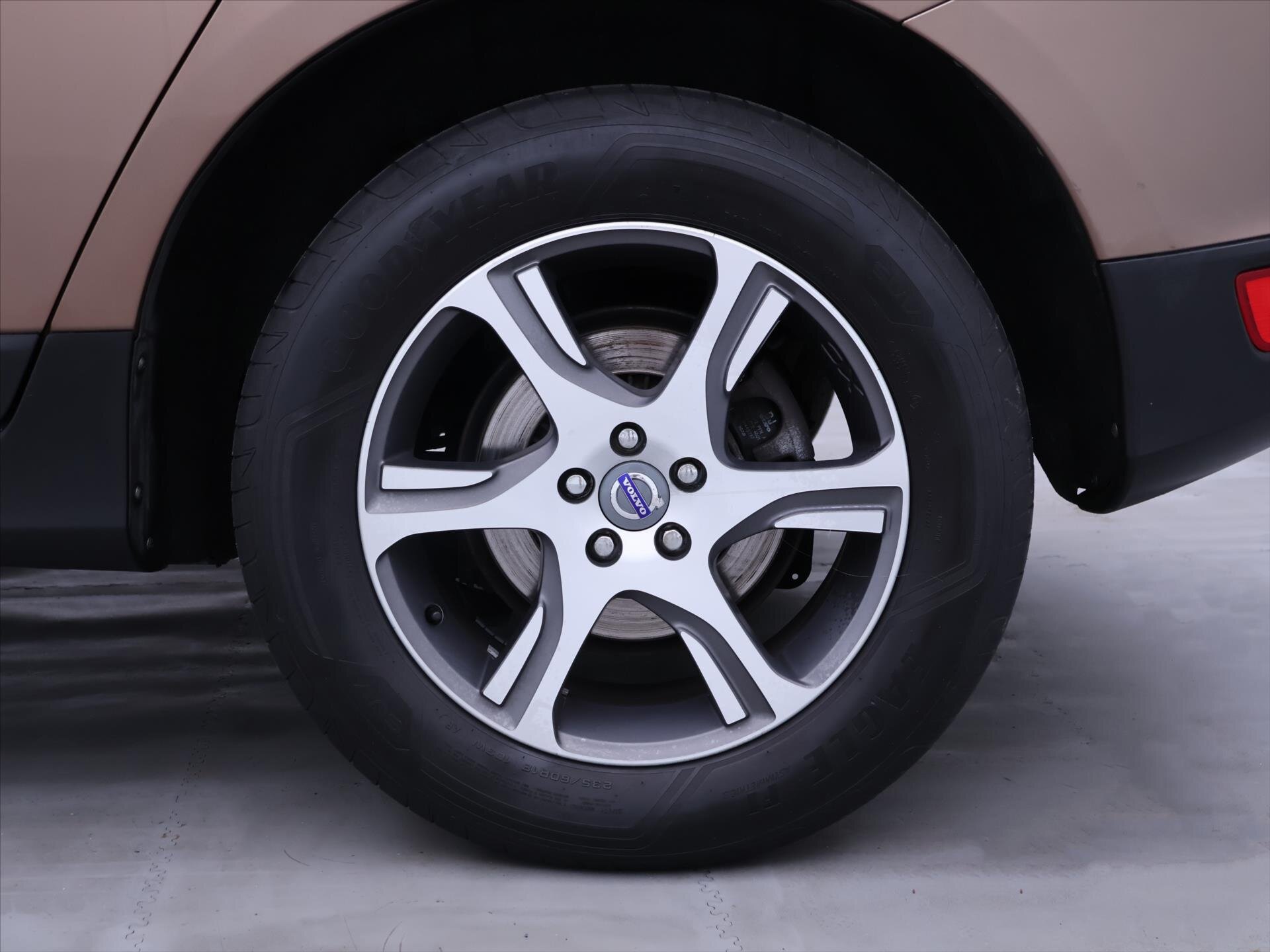 Volvo XC60 SUV / Terénní 2,4 l 120 kw