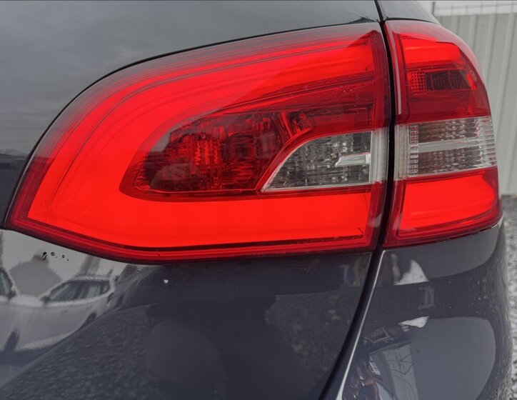 Peugeot 308 Kombi 1,5 l 96 kw