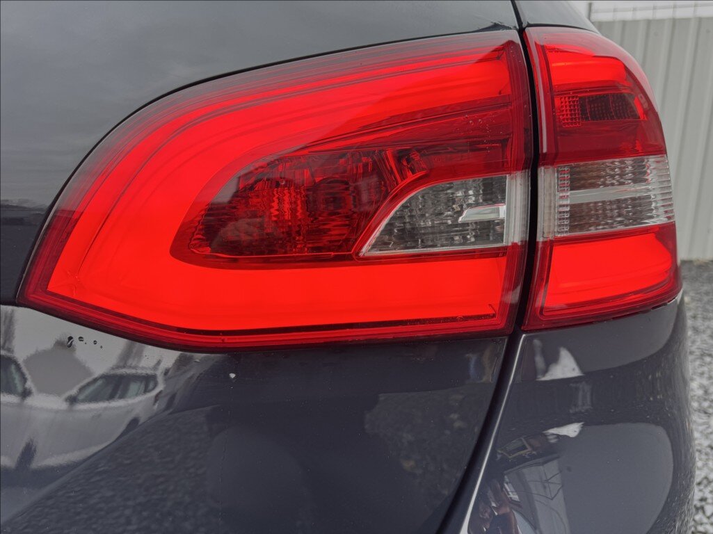 Peugeot 308 Kombi 1,5 l 96 kw