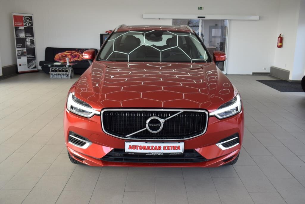 Volvo XC60 SUV / Terénní 2,0 l 223 kw