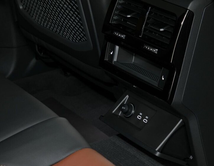 Volkswagen Touareg SUV / Terénní 3,0 l 210 kw