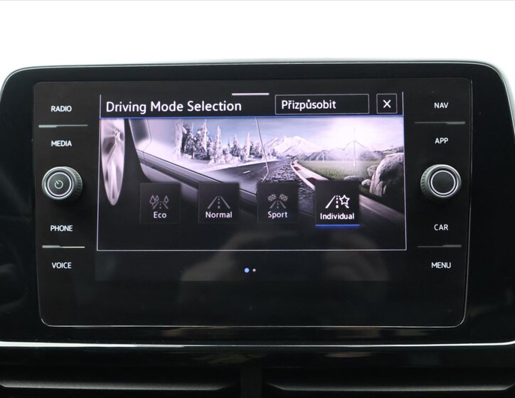 Volkswagen T-Roc SUV / Terénní 2,0 l 110 kw