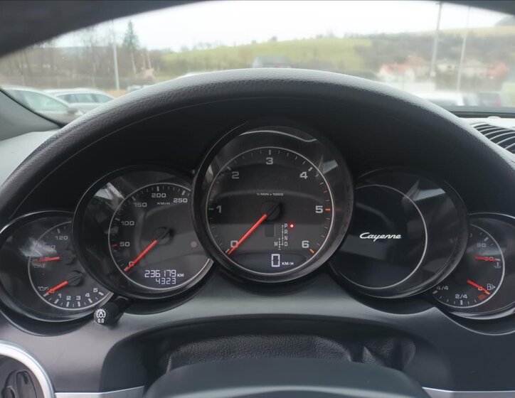 Porsche Cayenne Kombi 3,0 l 180 kw
