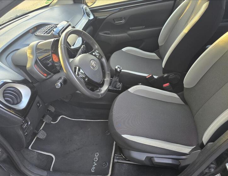 Toyota Aygo 8