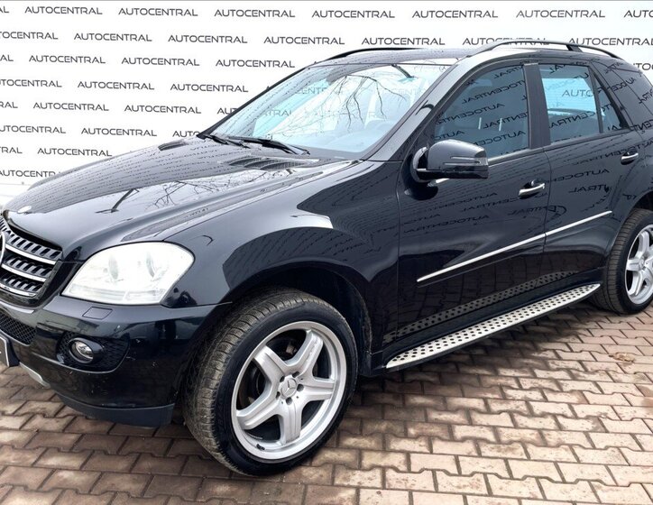 Mercedes-Benz Třídy M SUV / Terénní 3,5 l 200 kw