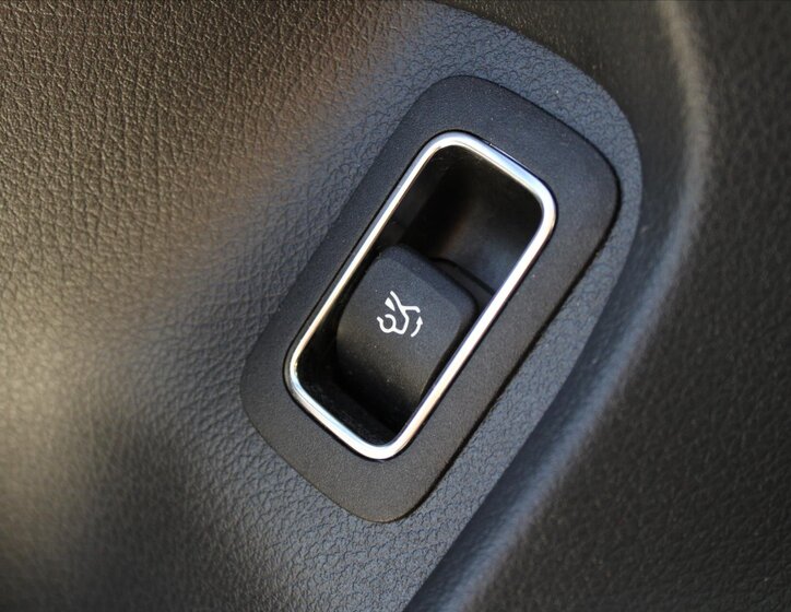 Mercedes-Benz CLA Sedan 2,0 l 140 kw