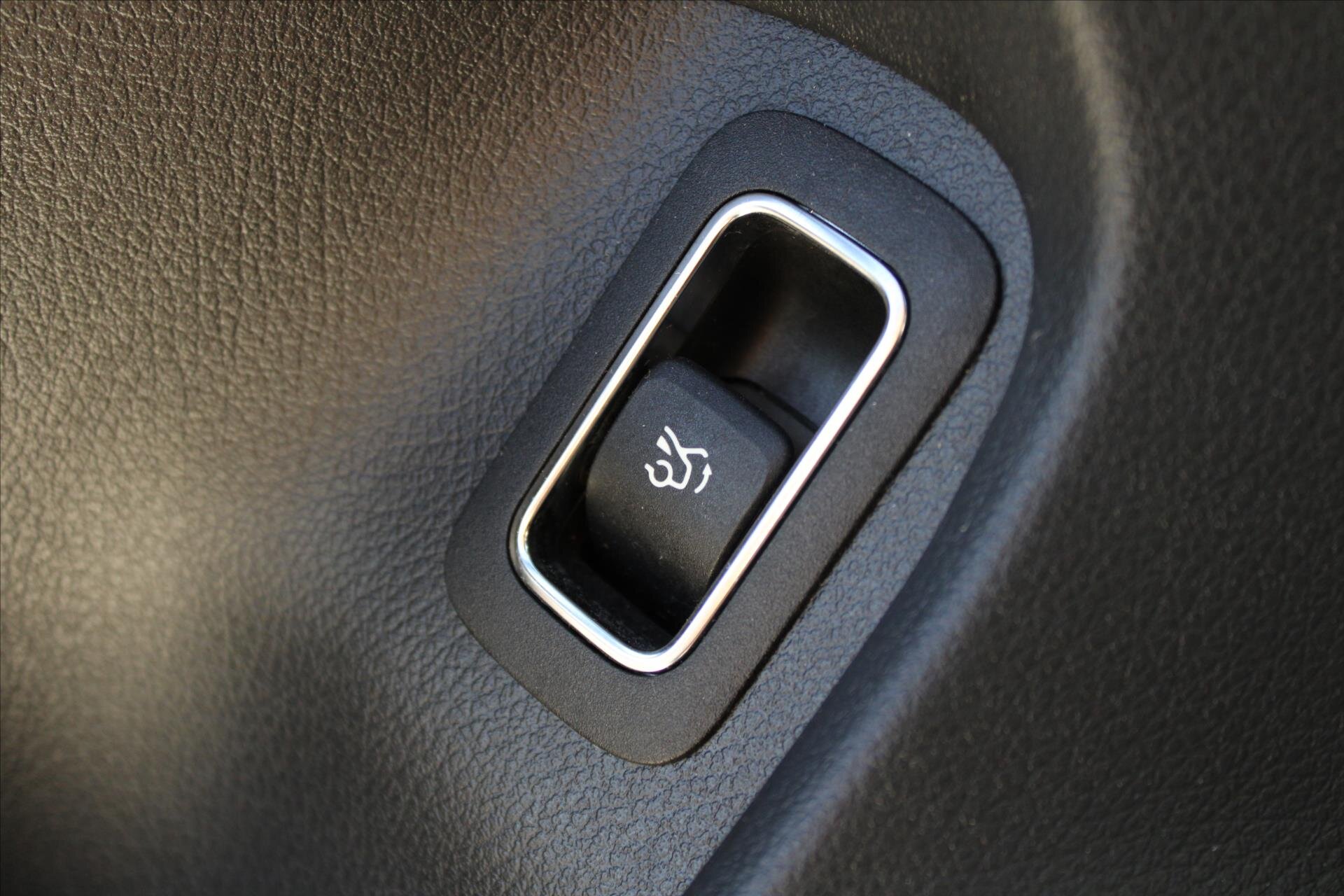 Mercedes-Benz CLA Sedan 2,0 l 140 kw