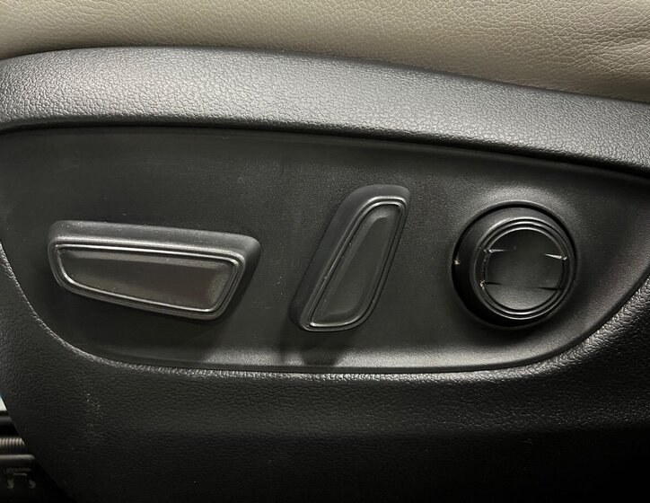 Toyota RAV4 SUV 2,5 l 163 kw