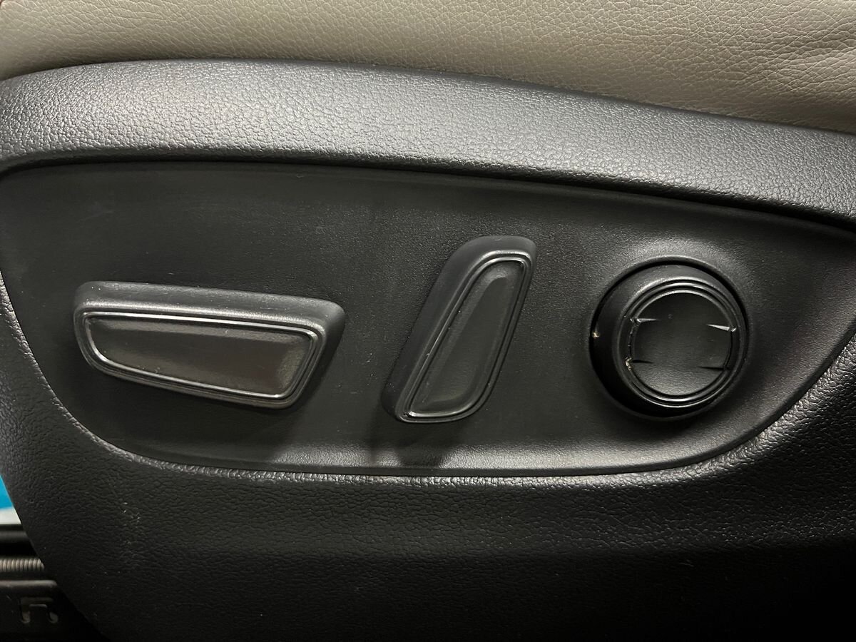 Toyota RAV4 SUV 2,5 l 163 kw