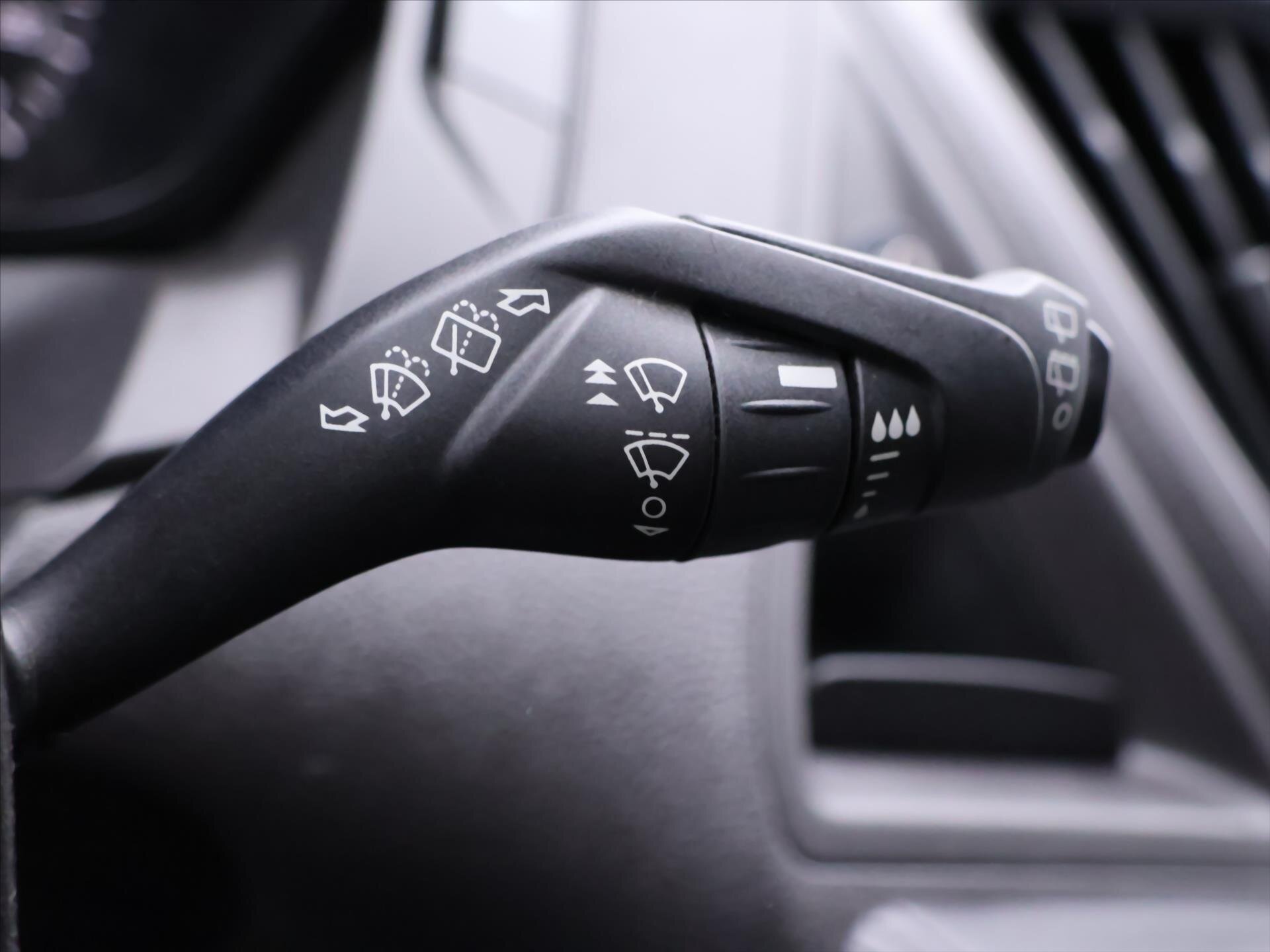 Ford Transit Custom Kombi 2,0 l 77 kw