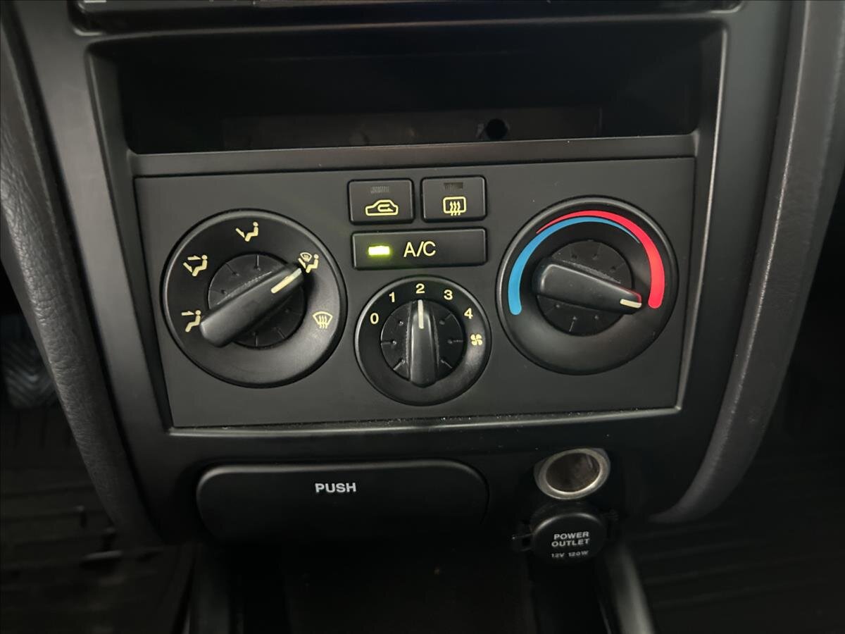 Hyundai Elantra Liftback 1,6 l 77 kw