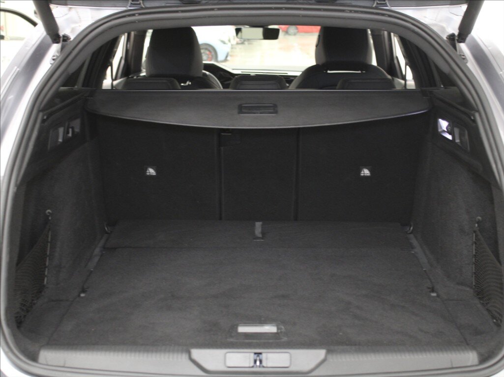 Peugeot 308 Kombi 1,2 l 96 kw