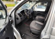 Volkswagen Caravelle 11